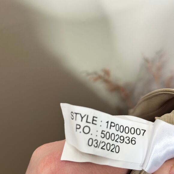 VINEYARD VINES Performance Breaker Pant Khaki Tan Cream Sz 33x32 {II46} - Picture 6 of 6